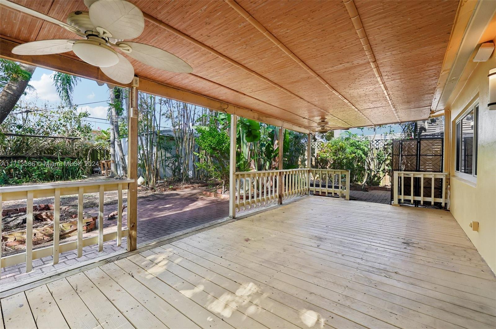 1421 SW 1st Ter