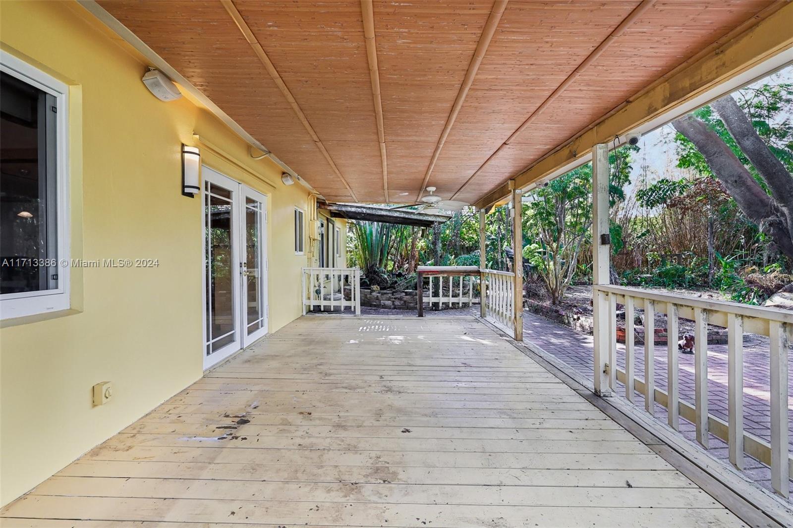 1421 SW 1st Ter