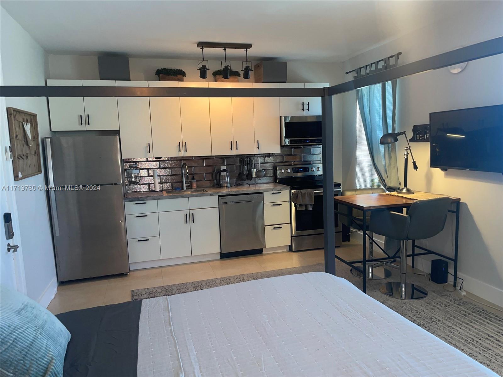 1618 Michigan Ave # 33