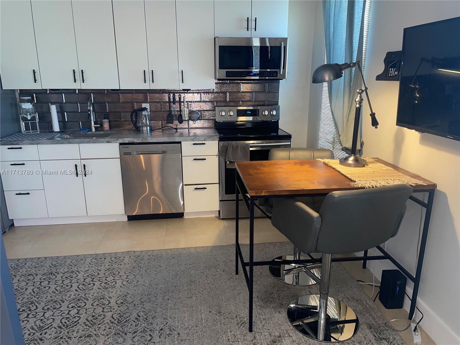 1618 Michigan Ave # 33
