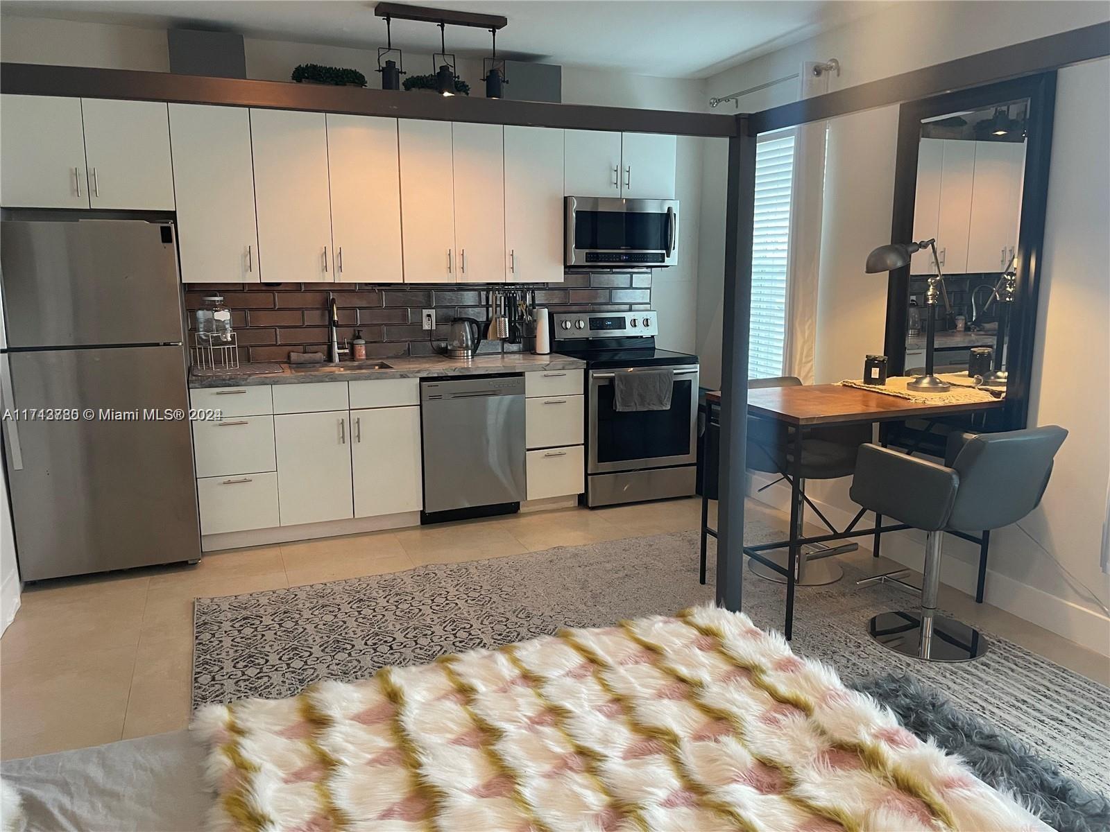 1618 Michigan Ave # 33