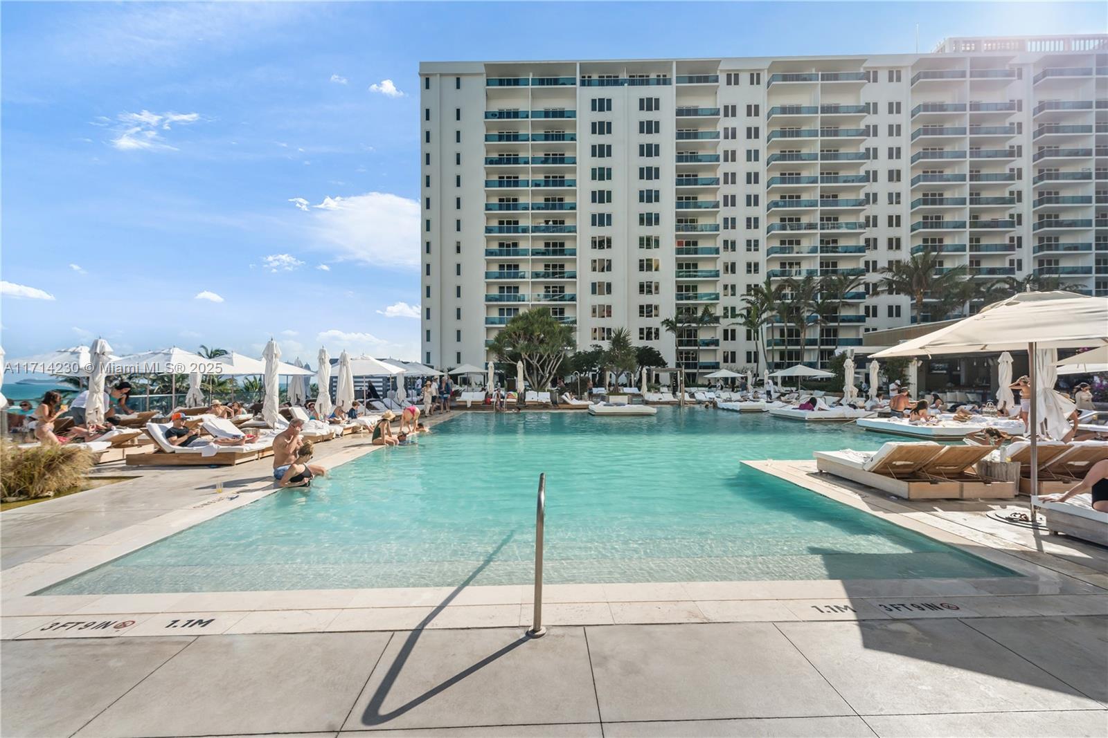 2301 Collins Ave # 1637