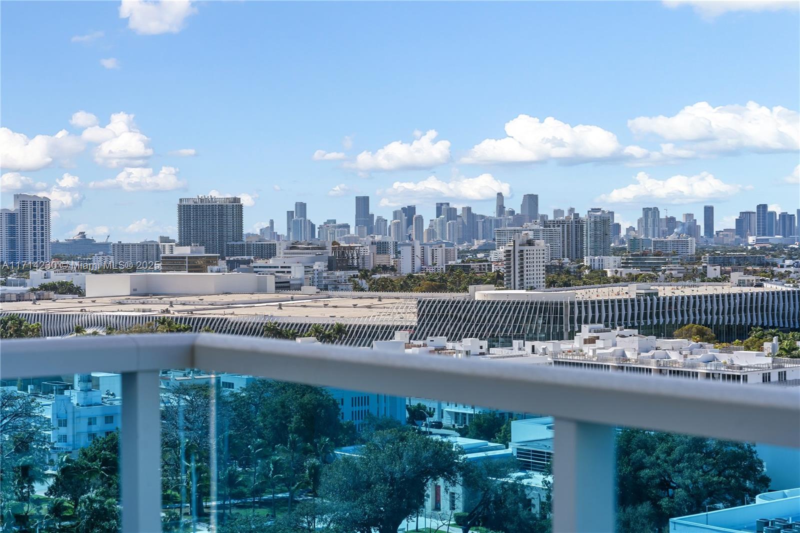 2301 Collins Ave # 1637