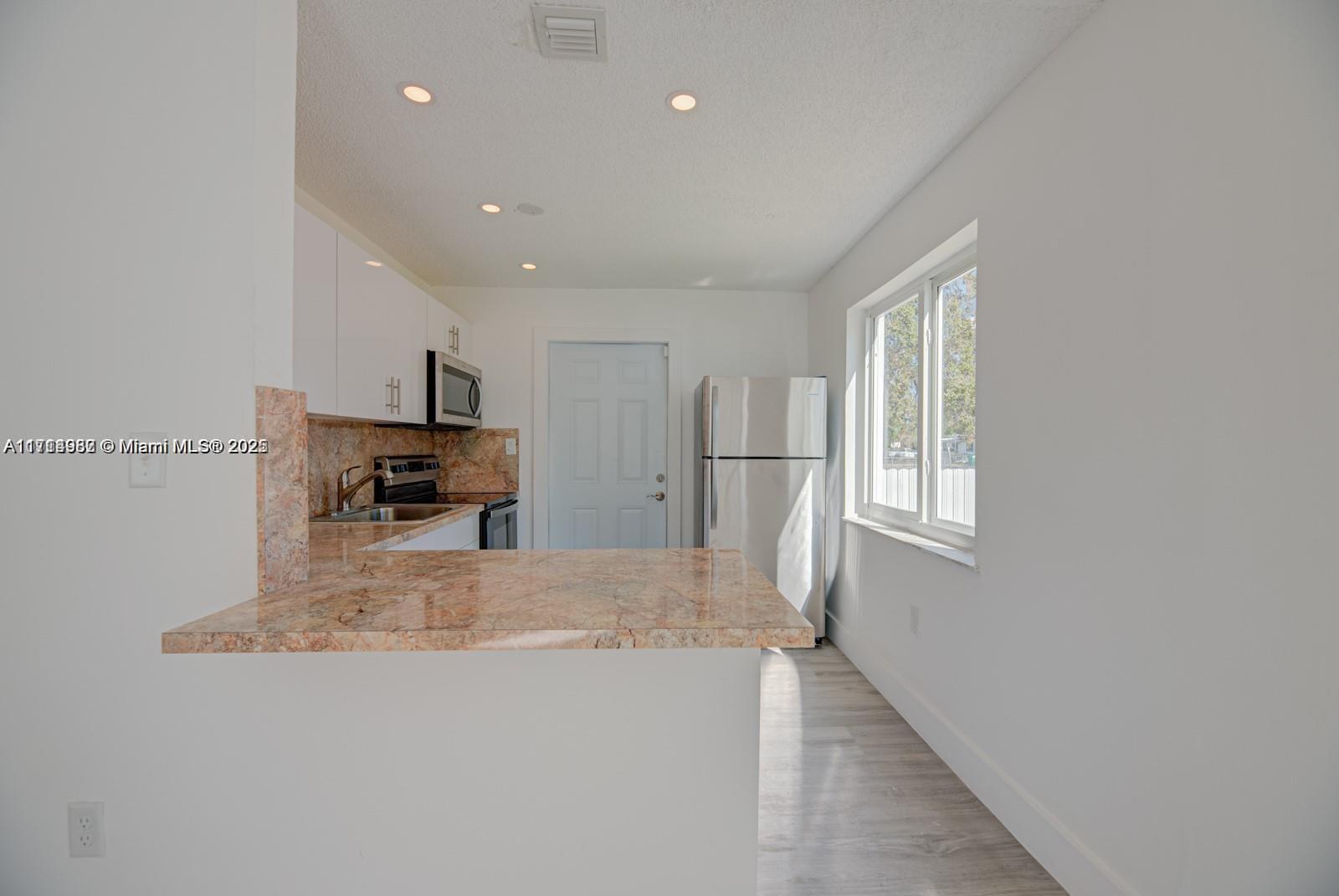 8118 NW 5th Ct