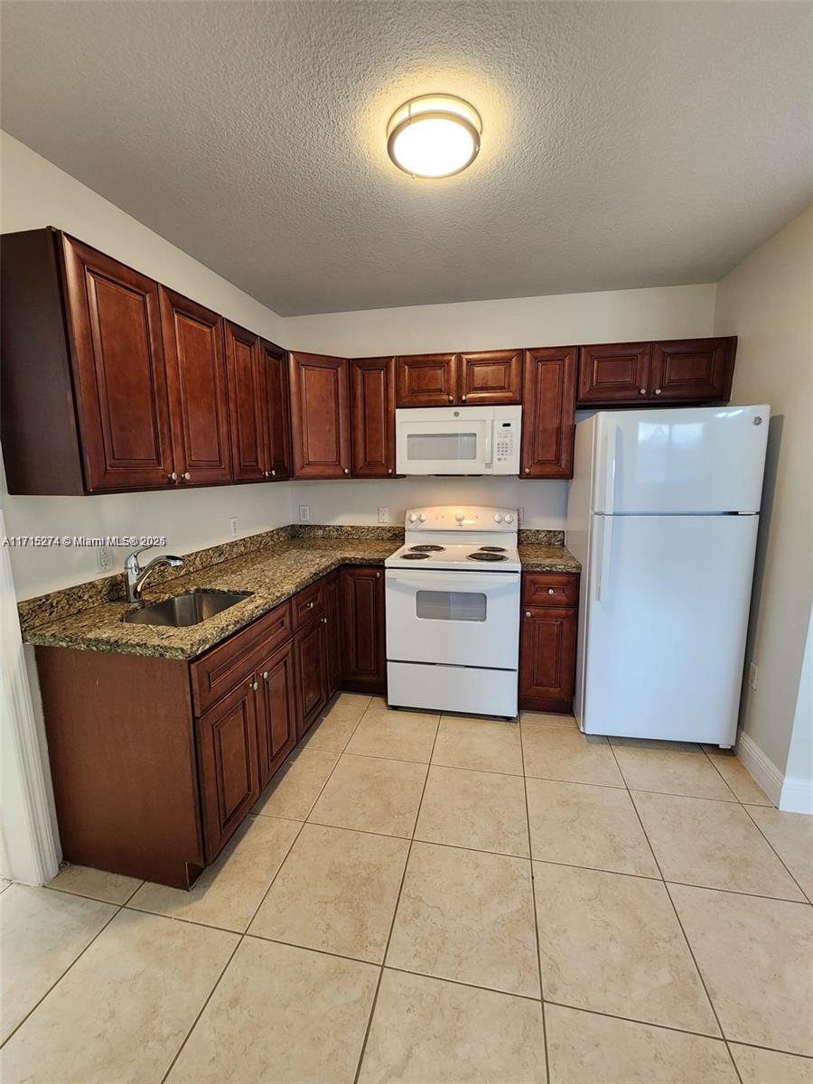 2185 NW 16 Terr # 3