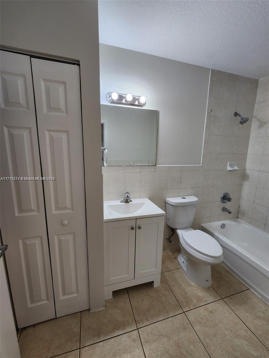 2185 NW 16 Terr # 3