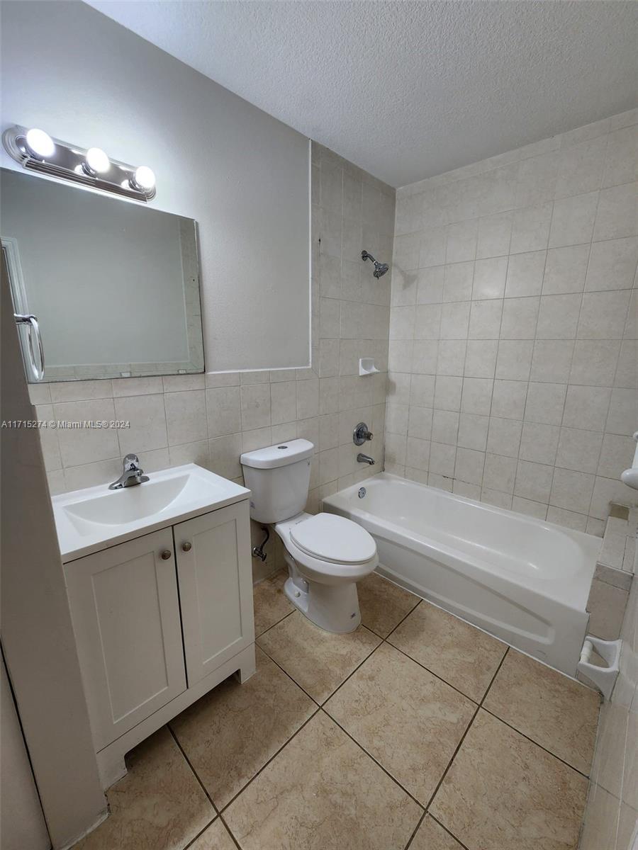2185 NW 16 Terr # 3
