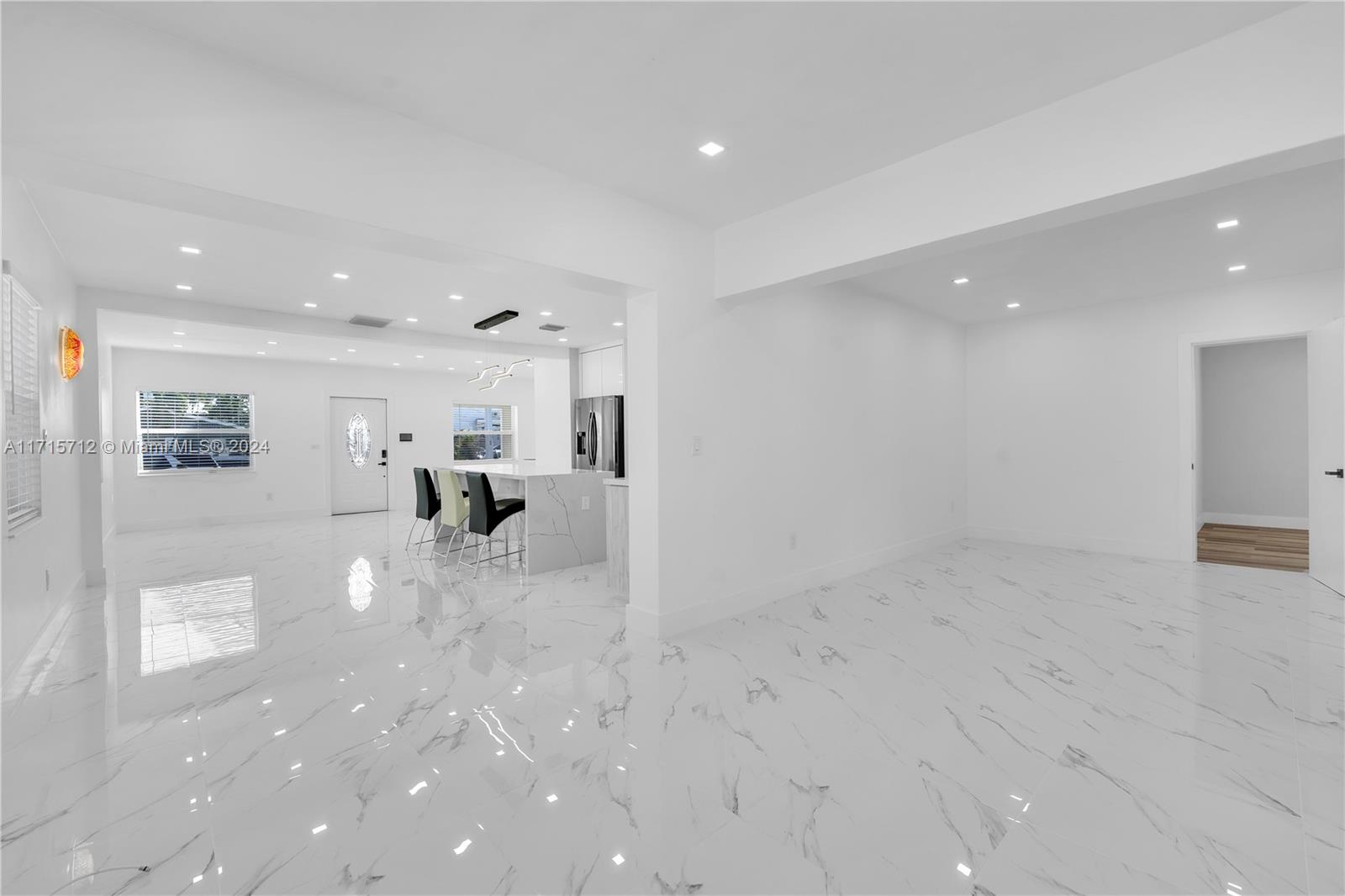 720 SW 60th Ave