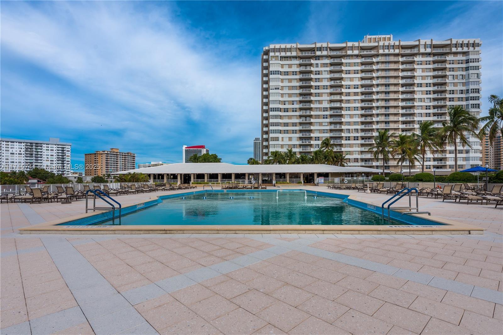 1985 S Ocean Dr # 6P