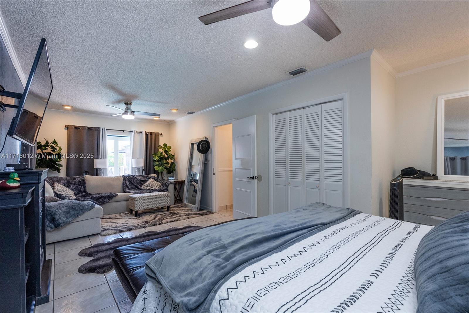 880 NW 73rd Ave