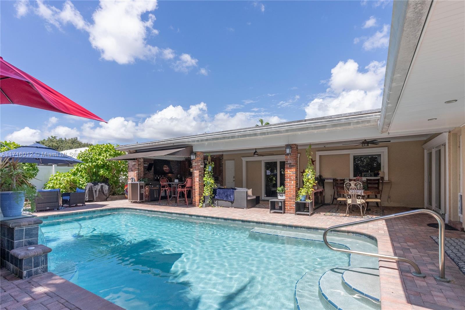 880 NW 73rd Ave