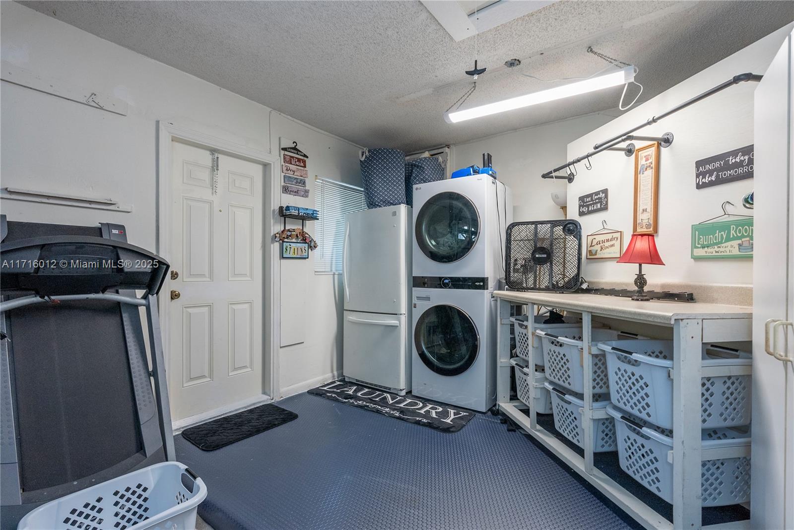 880 NW 73rd Ave