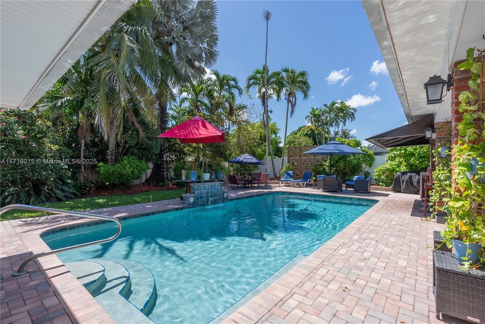 880 NW 73rd Ave