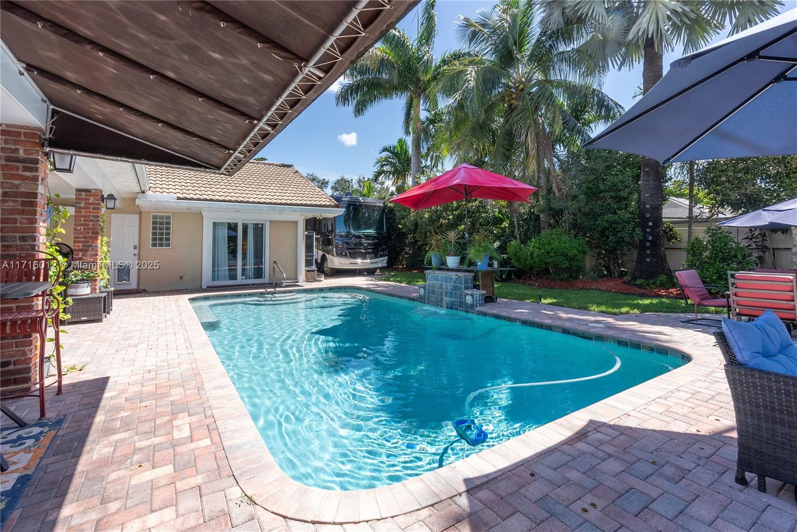 880 NW 73rd Ave