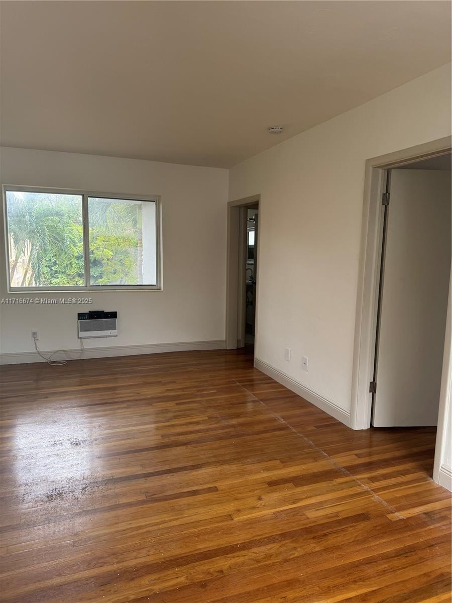61 Edgewater Dr # 5