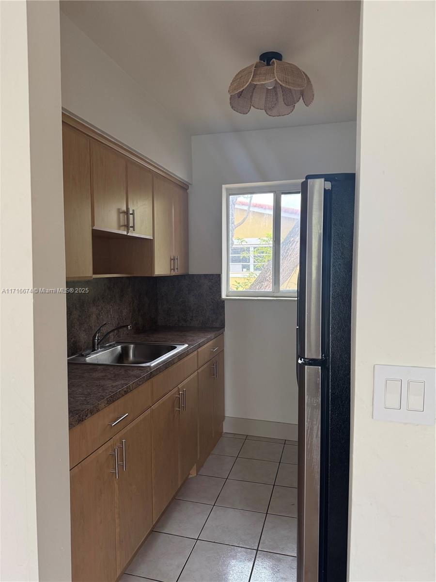 61 Edgewater Dr # 5
