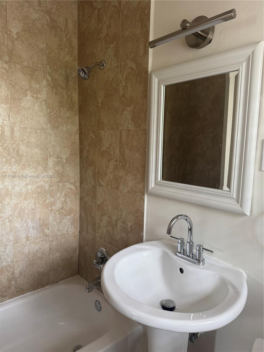 61 Edgewater Dr # 5