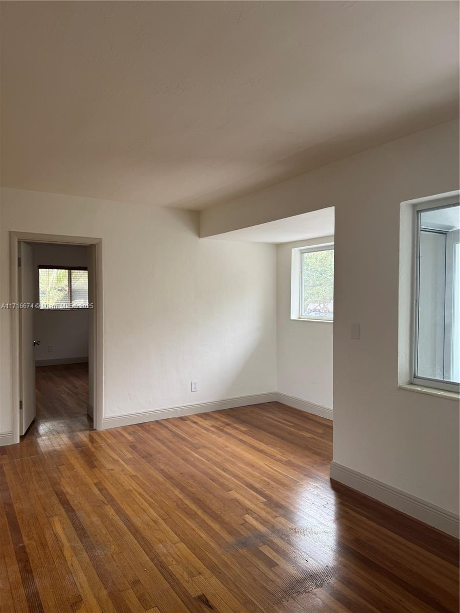 61 Edgewater Dr # 5