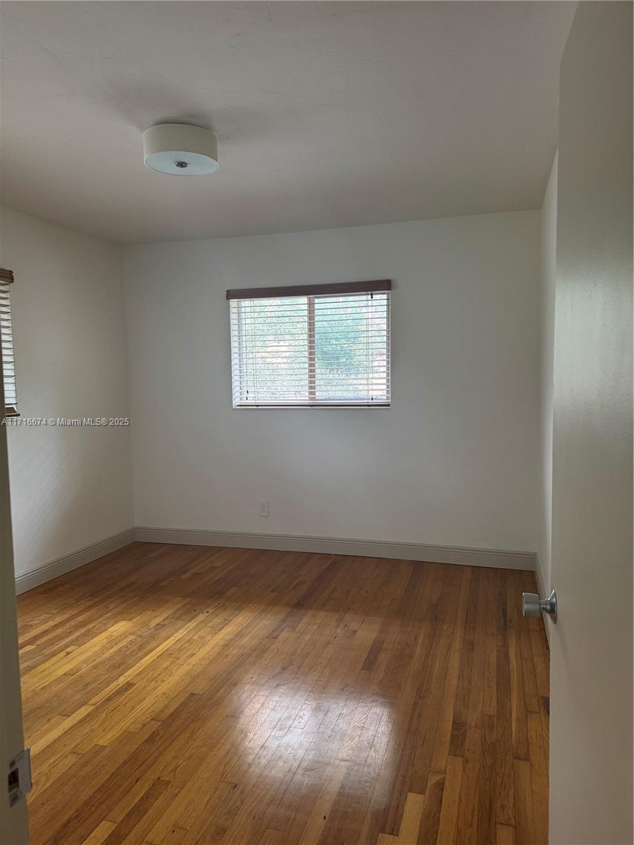 61 Edgewater Dr # 5