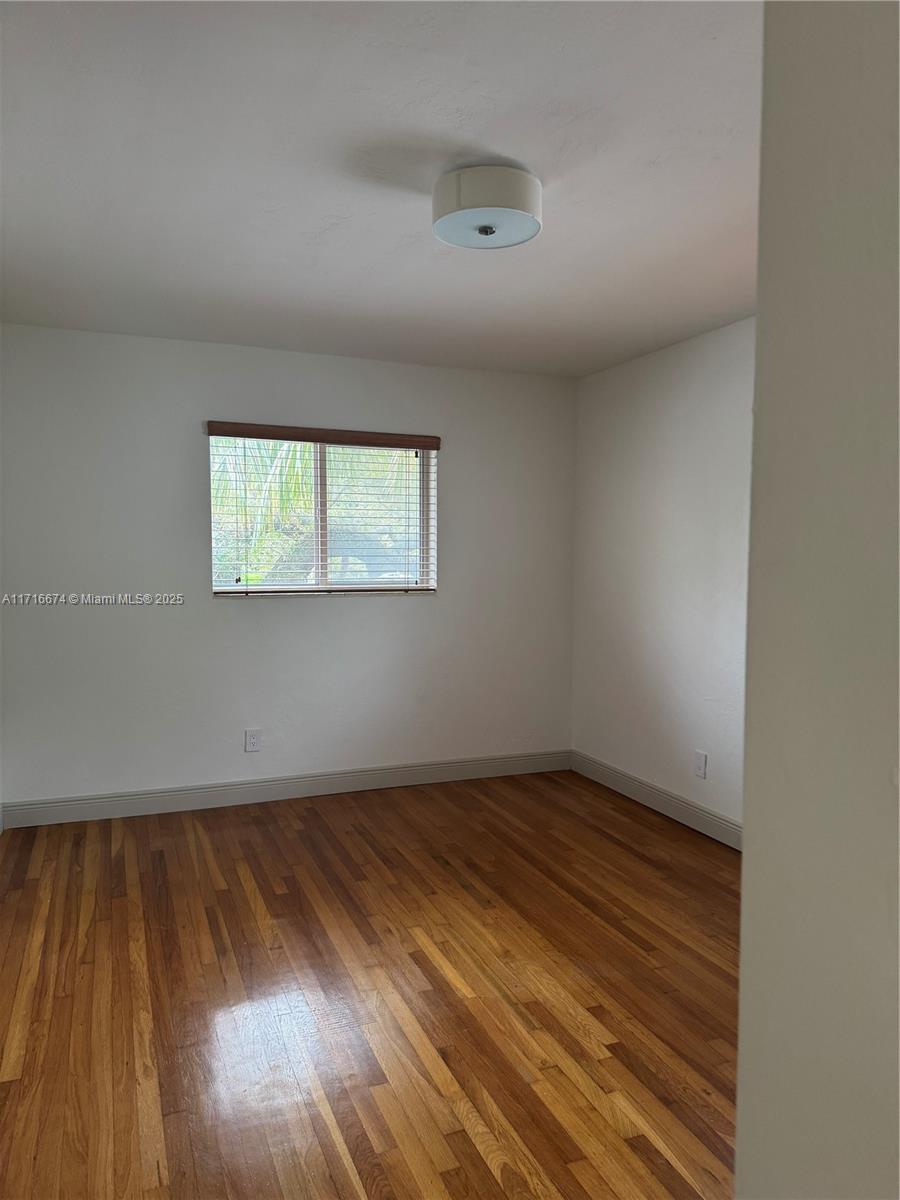 61 Edgewater Dr # 5