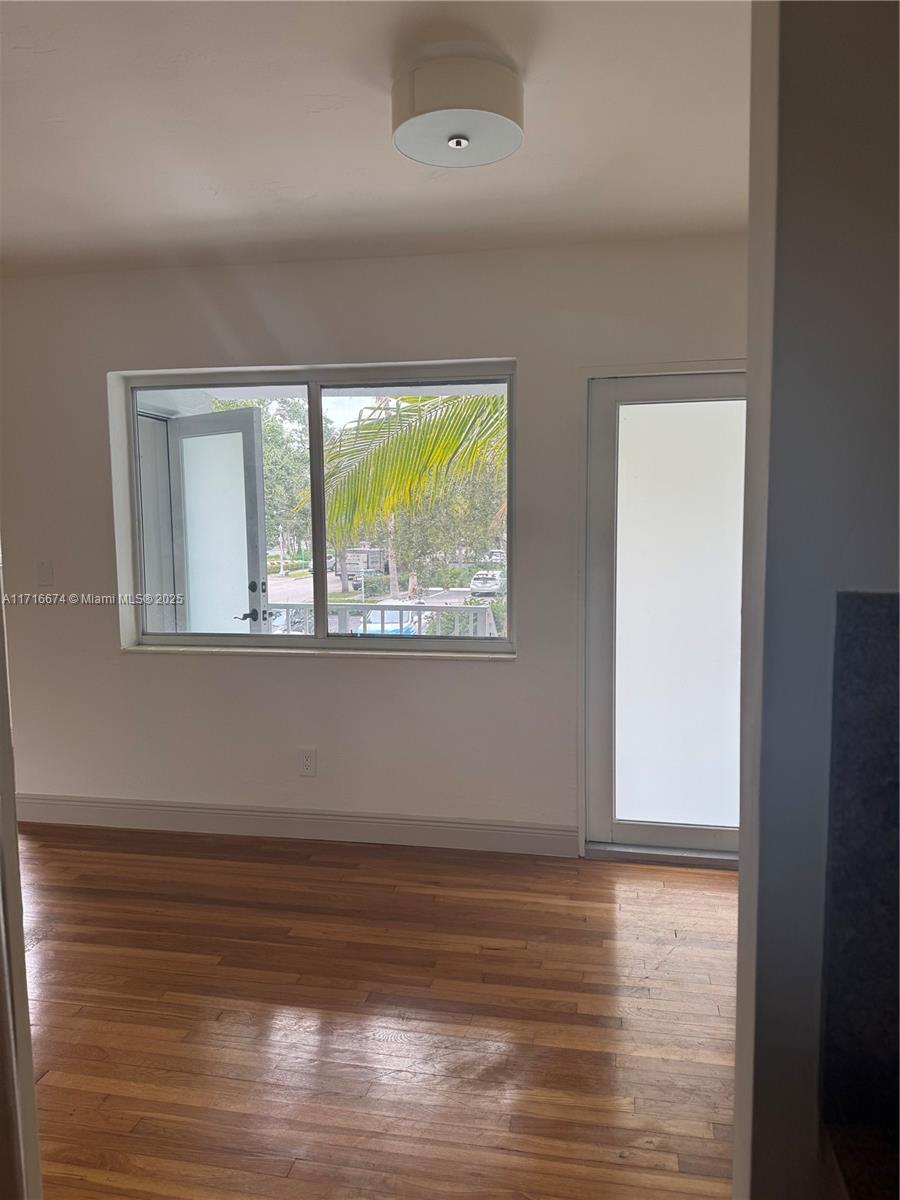 61 Edgewater Dr # 5