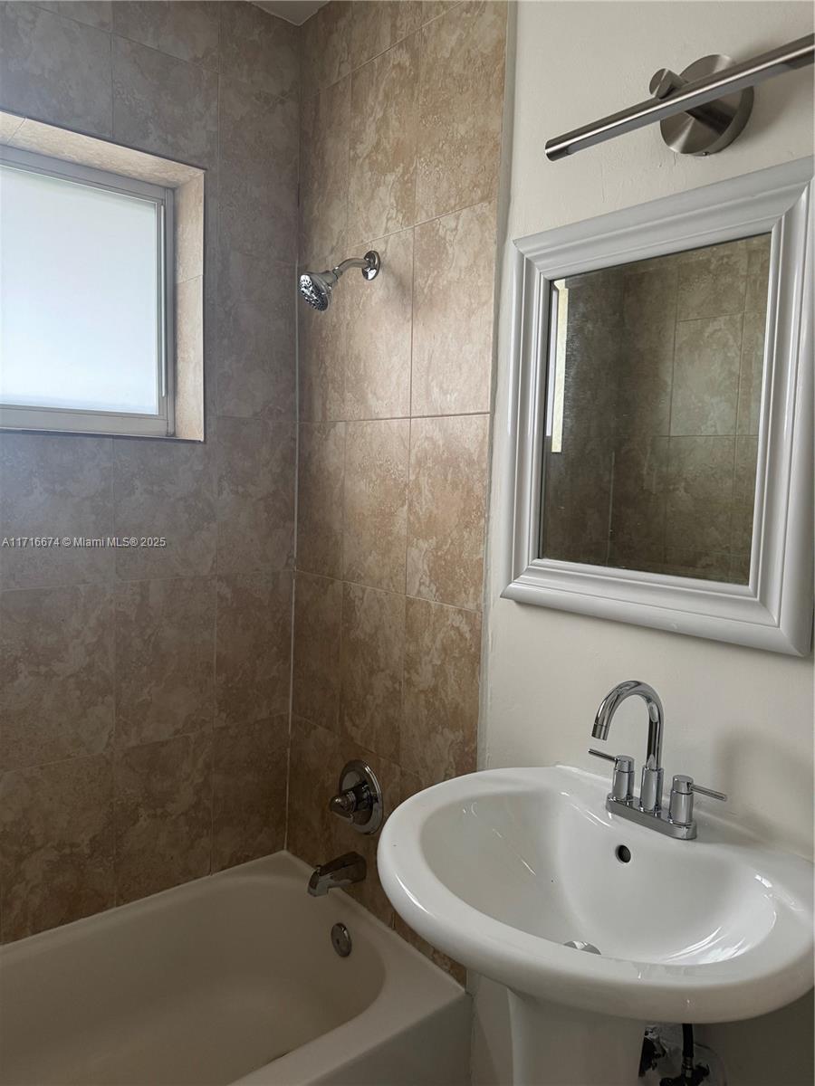 61 Edgewater Dr # 5