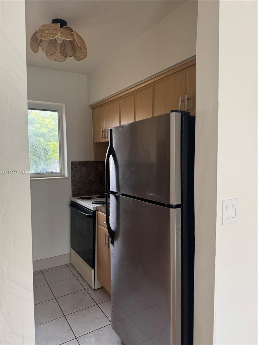 61 Edgewater Dr # 5
