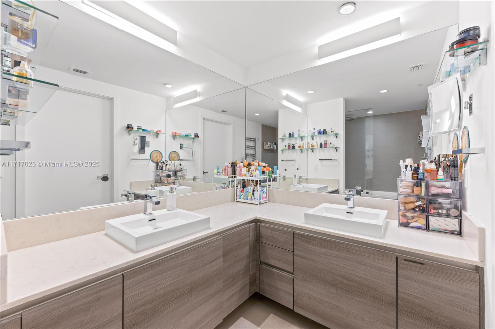 1080 Brickell Ave # 4004
