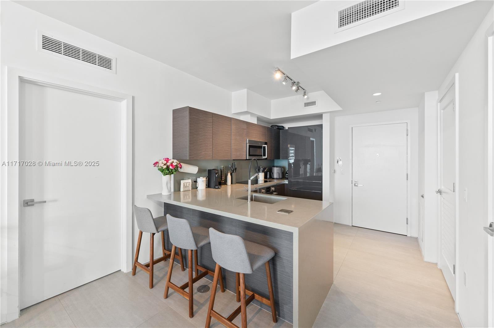 1080 Brickell Ave # 4004