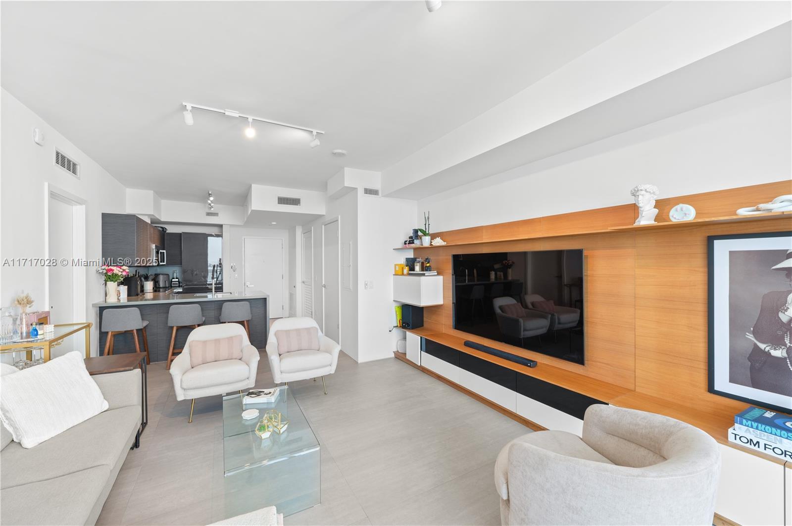 1080 Brickell Ave # 4004