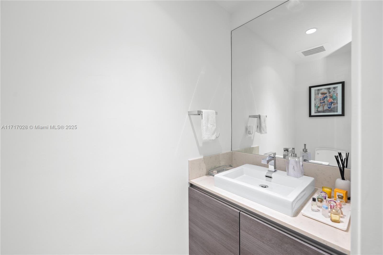 1080 Brickell Ave # 4004