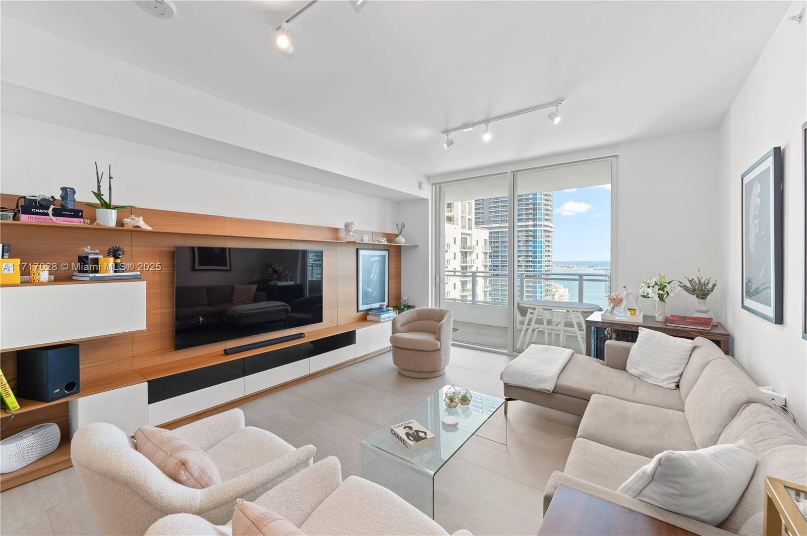 1080 Brickell Ave # 4004