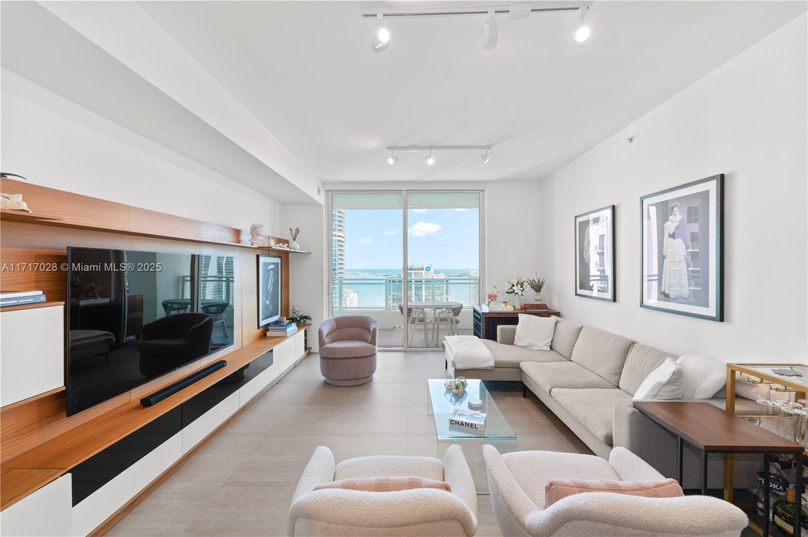 1080 Brickell Ave # 4004