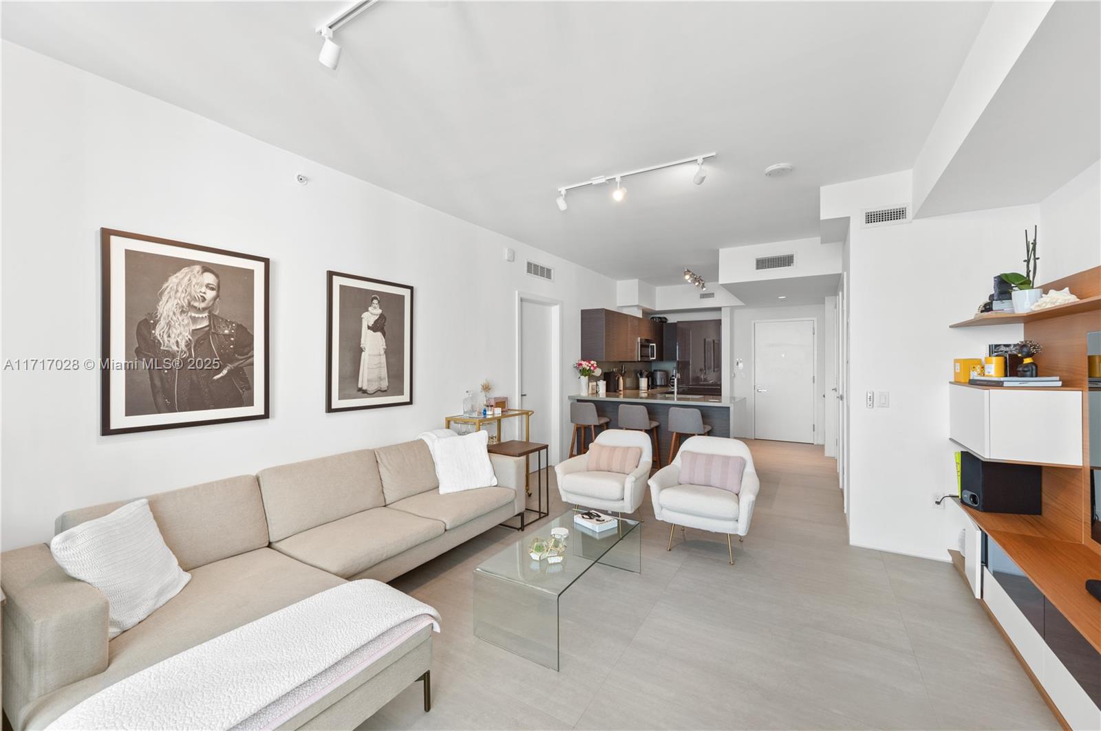 1080 Brickell Ave # 4004