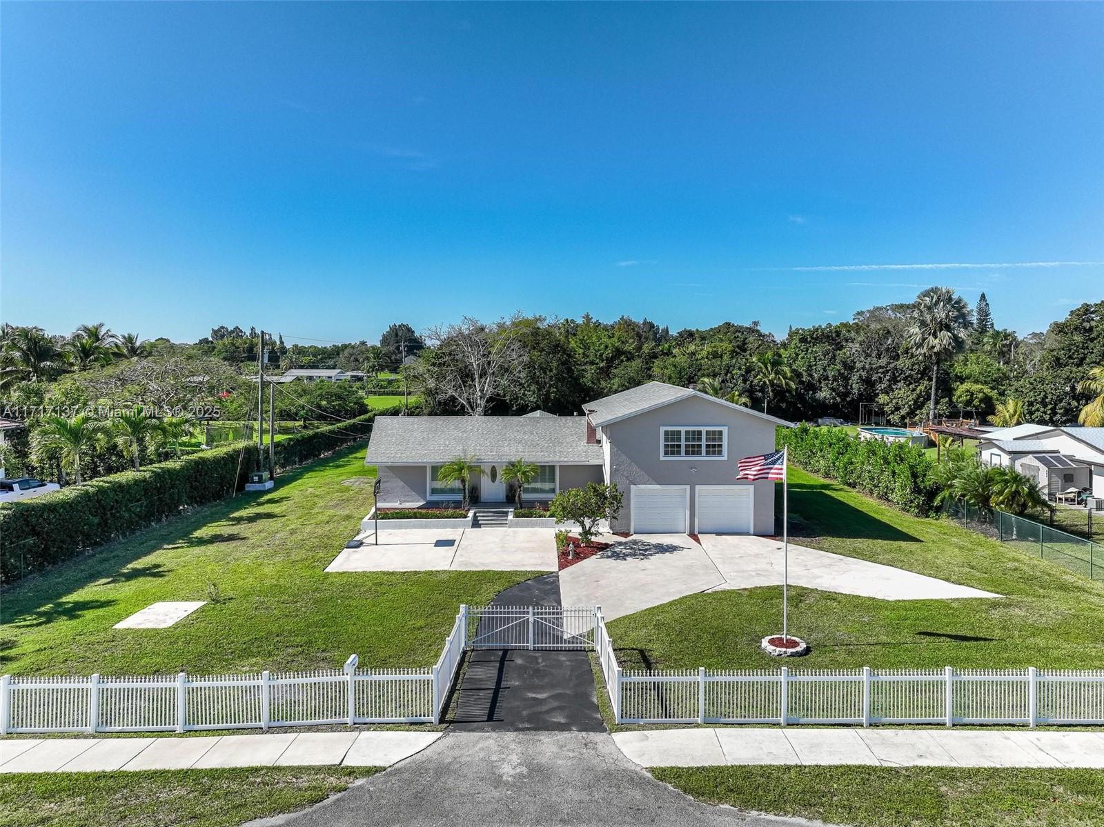 3051 SW 136th Ave