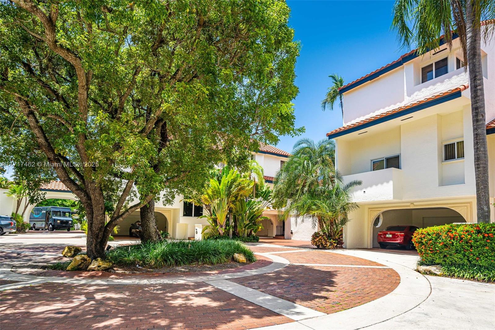 2000 S Bayshore Dr # 43