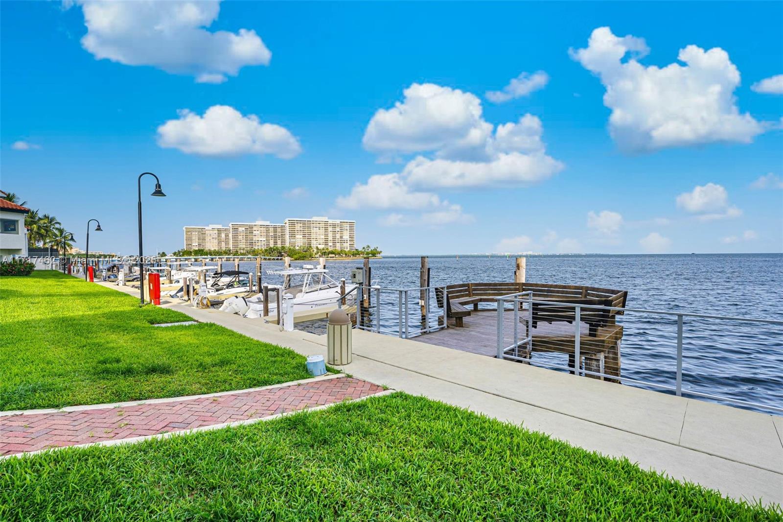 2000 S Bayshore Dr # 43