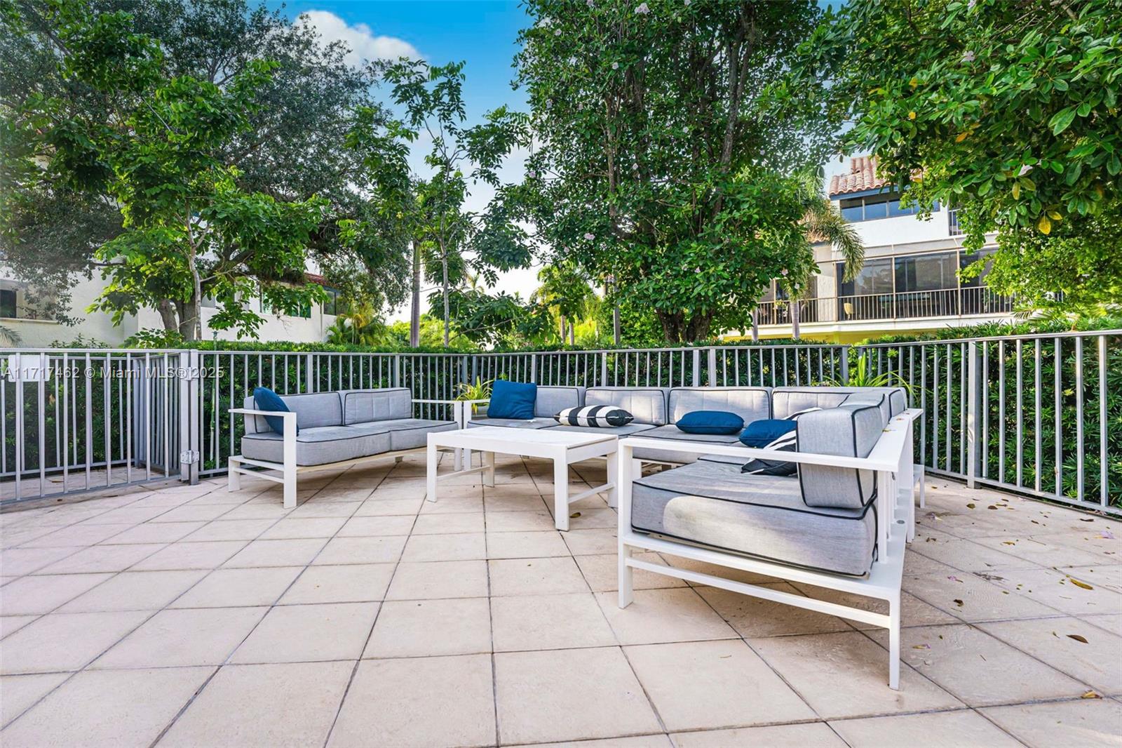 2000 S Bayshore Dr # 43