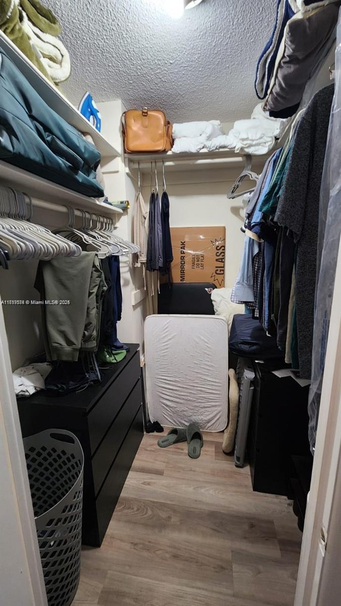 6039 Collins Ave # 25 Unit: PH-25