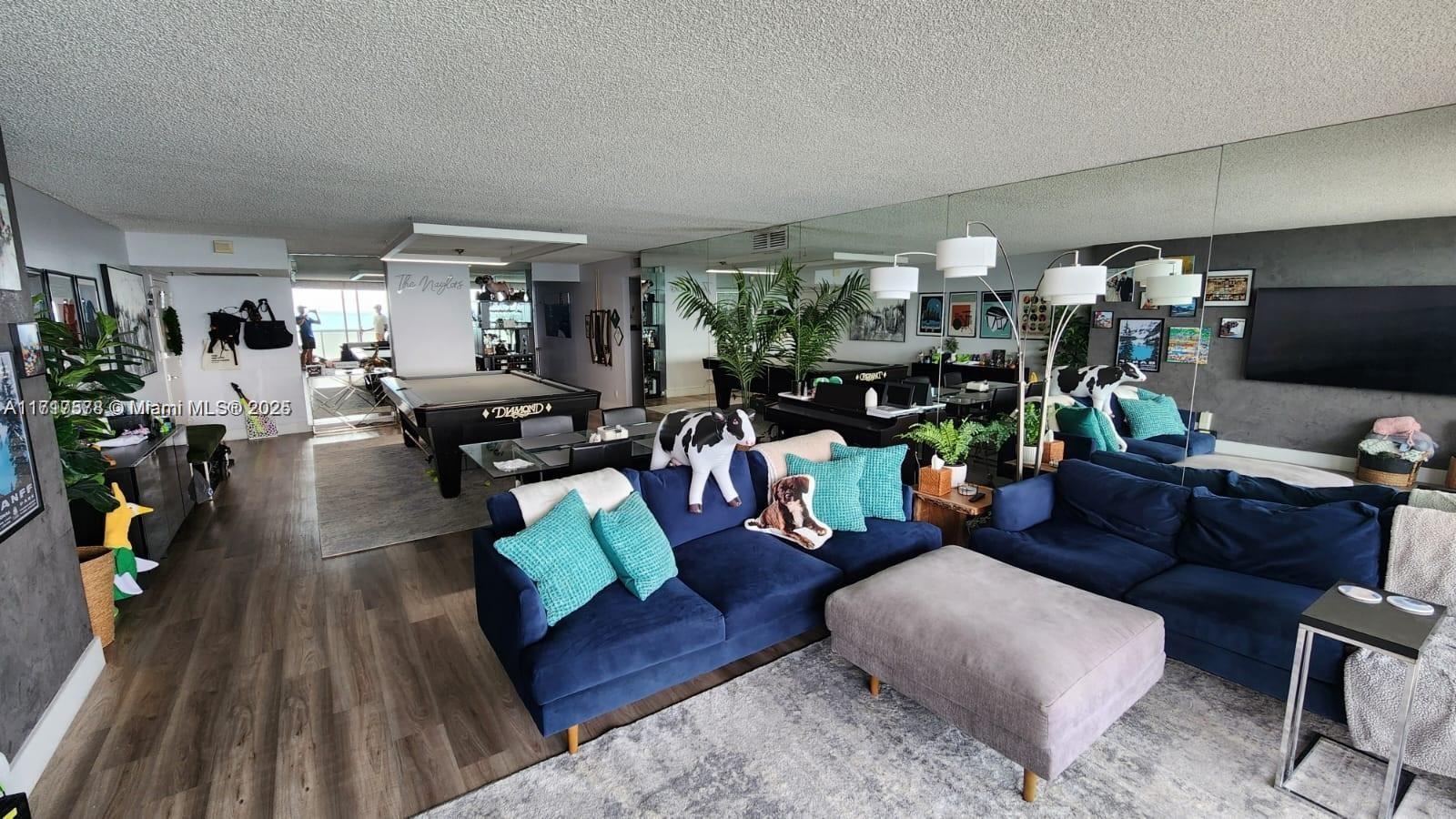 6039 Collins Ave # 25 Unit: PH-25