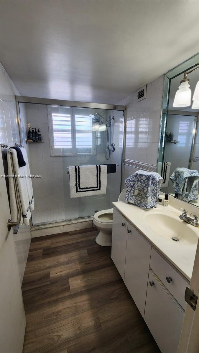 6039 Collins Ave # 25 Unit: PH-25