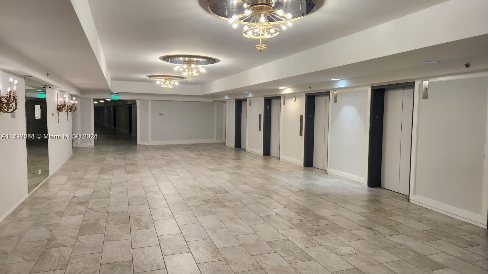 6039 Collins Ave # 25 Unit: PH-25