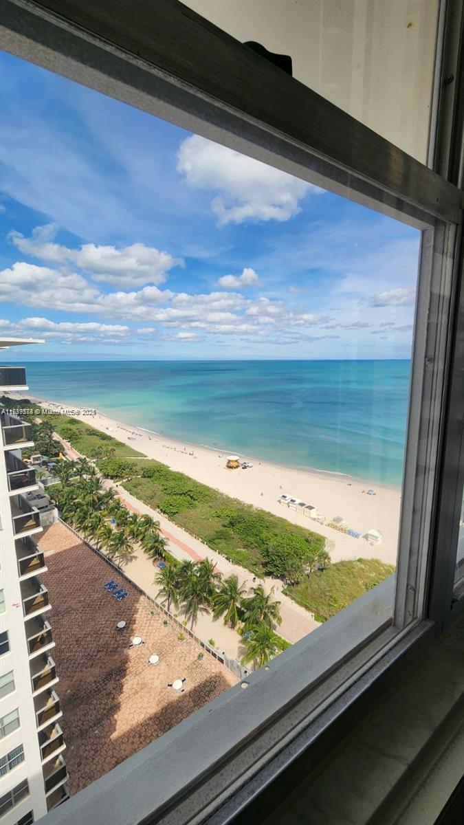 6039 Collins Ave # 25 Unit: PH-25