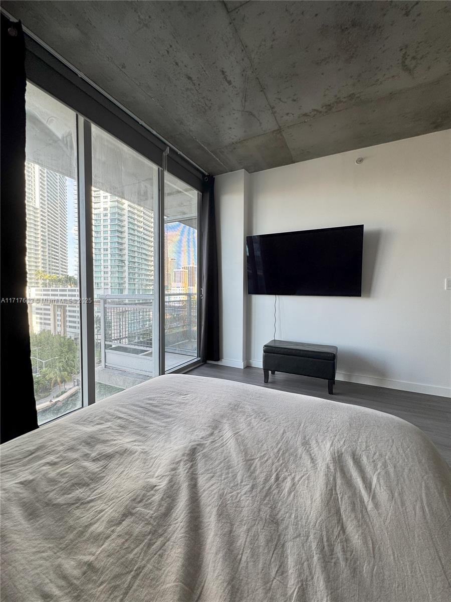 690 SW 1st Ct # 1011