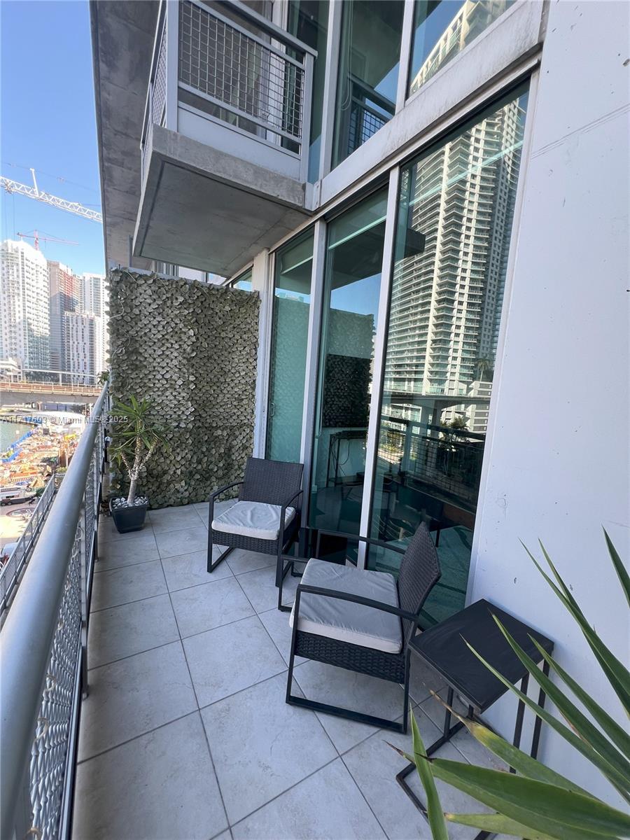690 SW 1st Ct # 1011