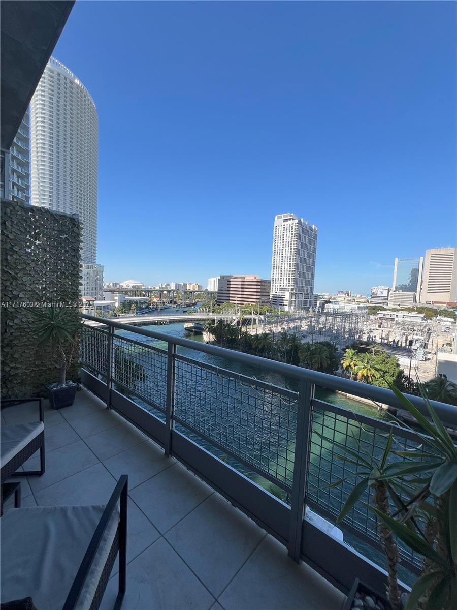 690 SW 1st Ct # 1011