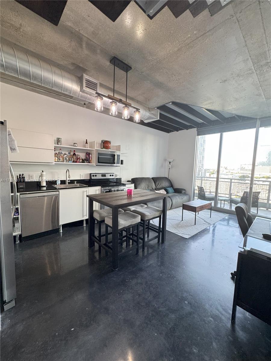 690 SW 1st Ct # 1011