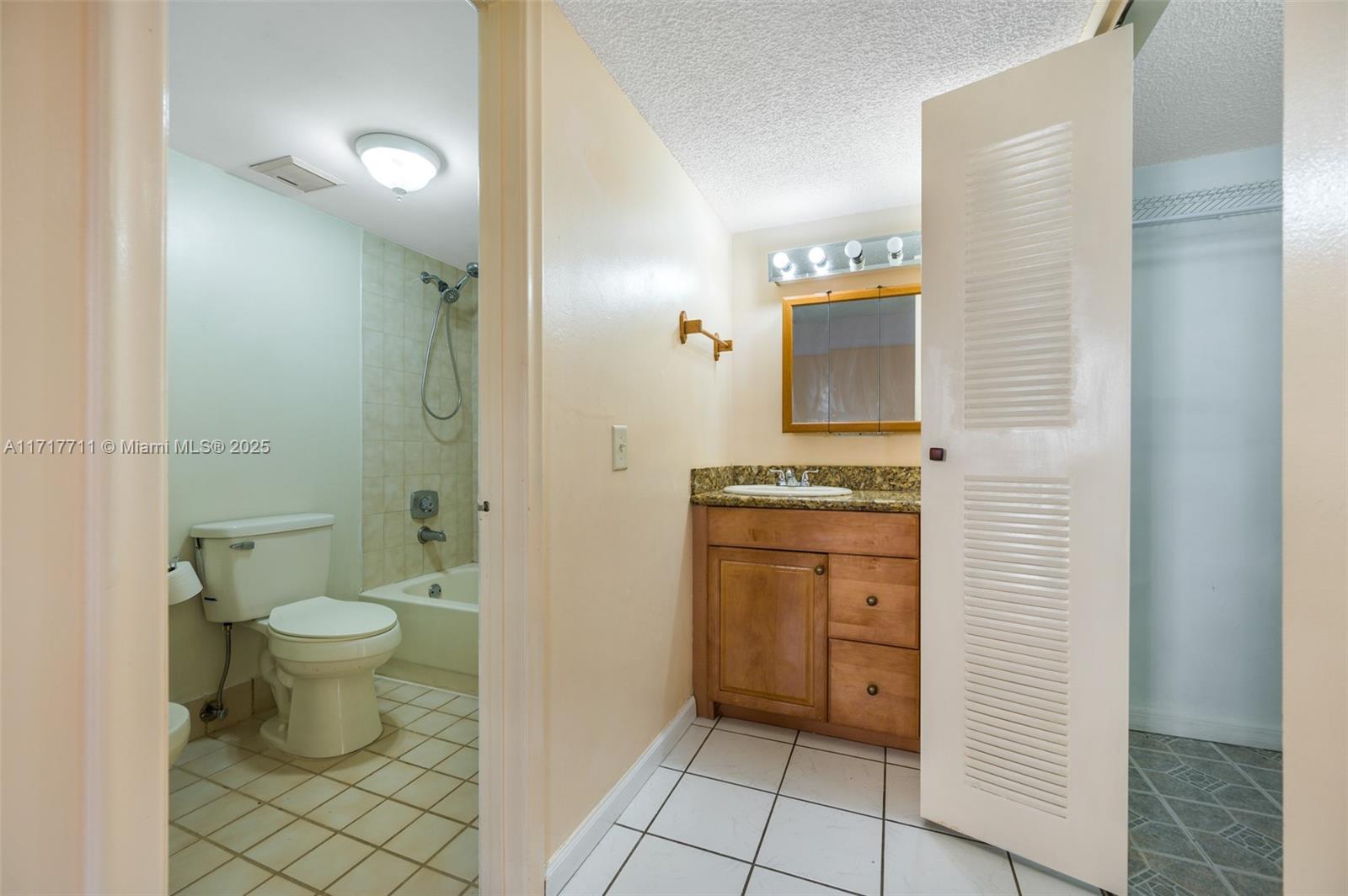 6215 W 24th Ave # 7 Unit: 102-7