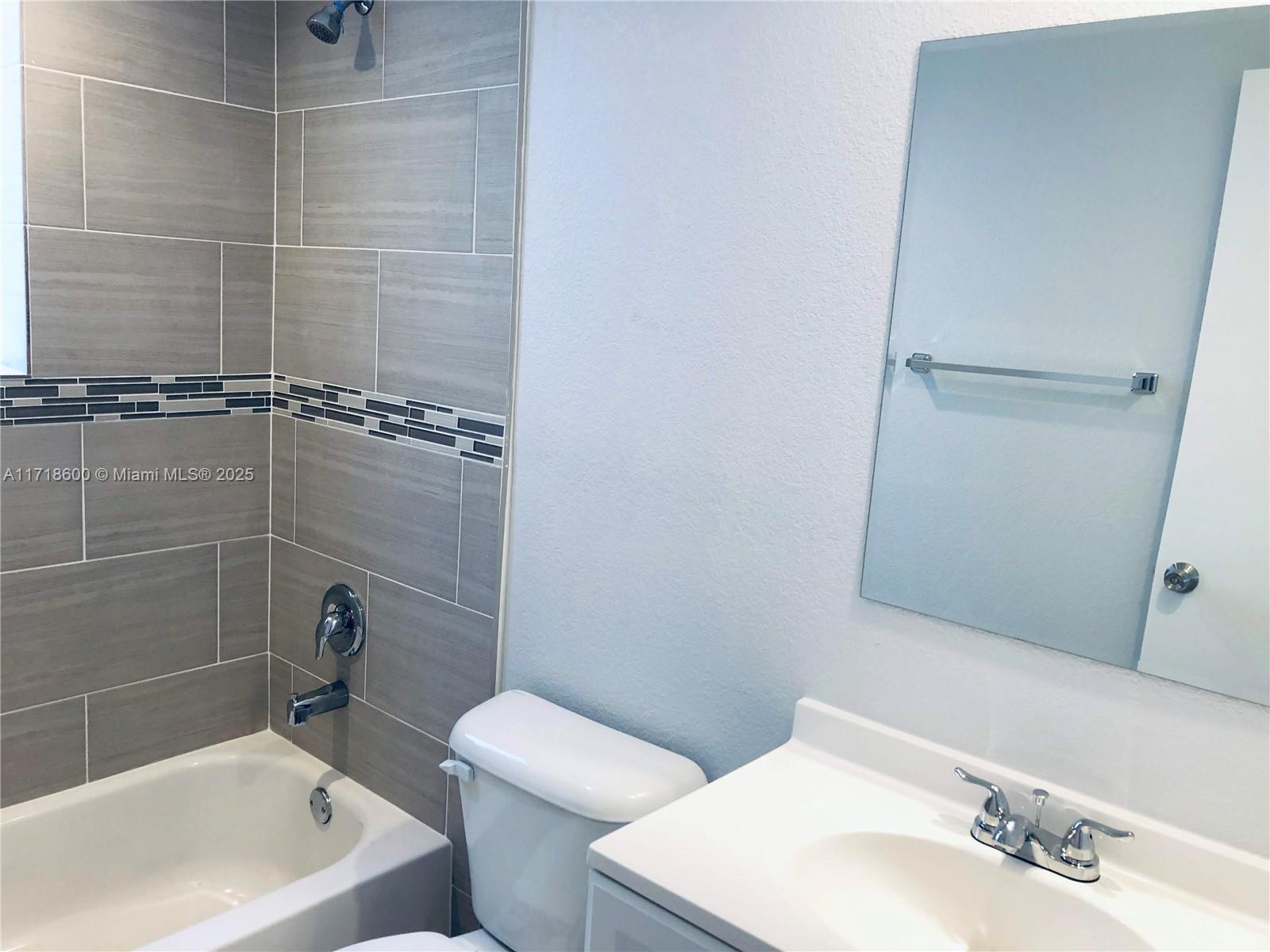 1737 NW 3rd Ave # 8