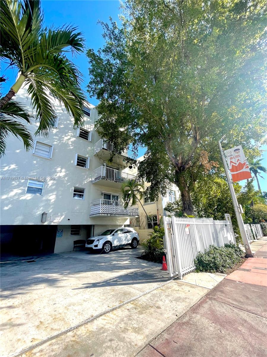 1615 Meridian Ave # 502